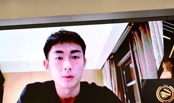 多多28-2025-26中国香港足球明星评选：陈晋一当选“最佳港队球员”
