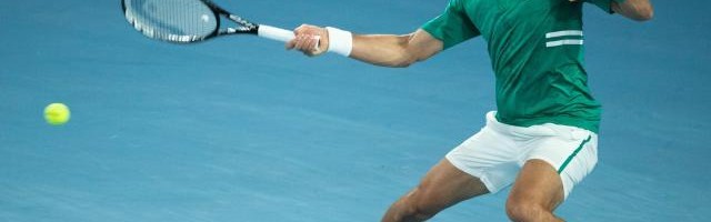 多多28中国官网-德约失误连连仍胜兹维列夫 半决赛将迎战大黑马