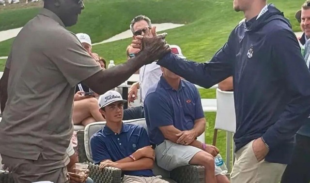 多多28-力压乔丹！51+45+25！NBA又一现象级新秀